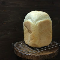 冬にホームベーカリーのパンが膨らみにくい原因と対策